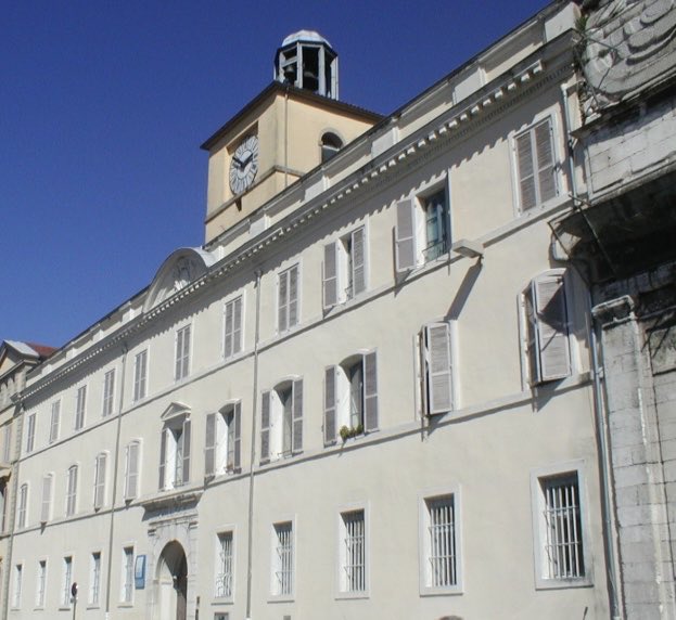fabienvallier's tweet photo. Plaisir de découvrir à nouveau lors d’un examen Cappei la richesse incroyable des collections d’art du collège #ponsard de Vienne avec notamment un travail des élèves « d’encadrement » d’une œuvre https://t.co/KcQ3PxafH7 ⁦@patrice_gros⁩ https://t.co/6WztlFu2q5
