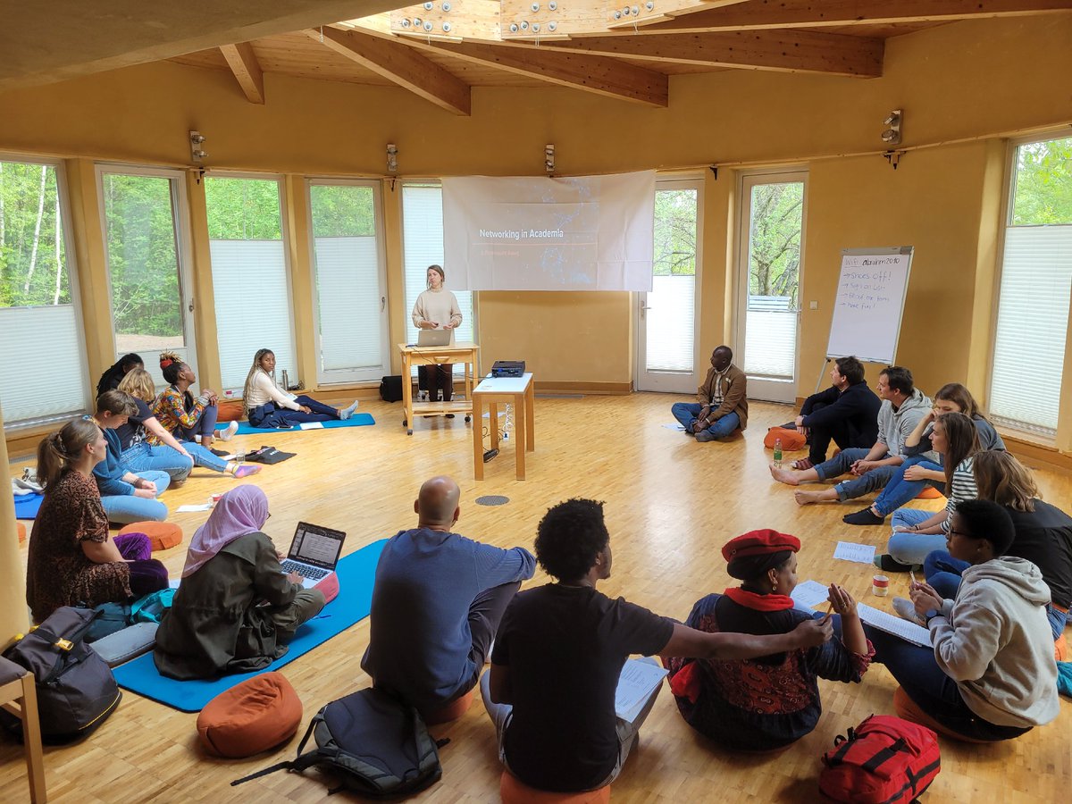 Gideon Tups (@hidigart) on Twitter photo Our self organised <a href="/CRC228/">Future Rural Africa</a> workshop in preparation of the #ECAS2023 is live. <a href="/CarolinHulke/">Carolin Hulke</a> starts by discussing the importance of academic networking for young scholars. Our self organised <a href="/CRC228/">Future Rural Africa</a> workshop in preparation of the #ECAS2023 is live. <a href="/CarolinHulke/">Carolin Hulke</a> starts by discussing the importance of academic networking for young scholars.