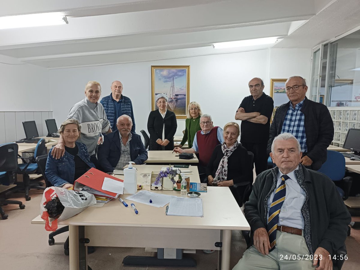 GlsnSezer1's tweet photo. @mansuryavas06 @mizrakesin @ankarabbld @OnsoySEMA @ayseozylmz güzel bir dersi yine bitirdik. Teşekkürler Ayşe hocam https://t.co/ddi3DFaSxy