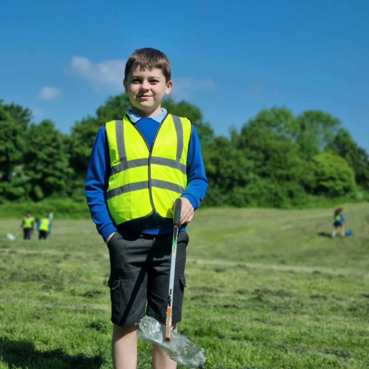 Litterwatch1's tweet photo. Part  2 of 2 

#partnership #schools #community #litterpicking #volunteering #neighbourhoods 
#sandwellcoronationclean 

@SercoESUK @sandwellcouncil @SHAcademyTipton https://t.co/yOgCeTVoCZ