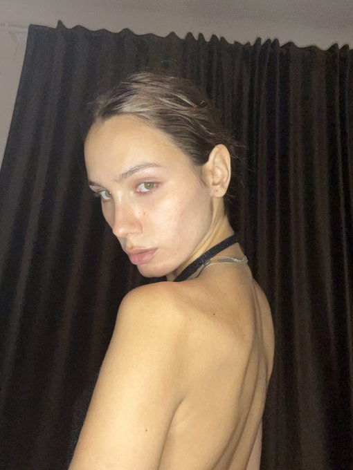 Eyes contact is sexyy 👀https://t.co/aIexHnbk3g https://t.co/cVLZ9ovhic<a href="/tag/photooftheday"class="tags"><span>#photooftheday</span></a><a href="/tag/sunnyday"class="tags"><span>#sunnyday</span></a><a href="/tag/beauty"class="tags"><span>#beauty</span></a><a href="/tag/dressup"class="tags"><span>#dressup</span></a><a href="/tag/br"class="tags"><span>#br</span></a>