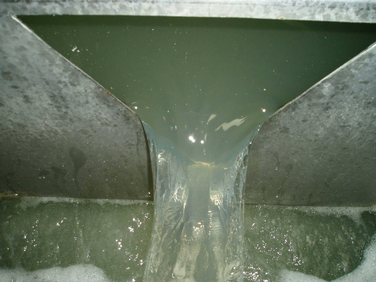 ClearGpc's tweet photo. Filtration is the most widely used method in the treatment of sludge produced by wastewater treatment. 💦 💧 🧪 
Visit our website to find out more information https://t.co/06zIEIML0B 
#filtration #beltpress #waterindustry #waterequipment #equipment https://t.co/Vx3RtTuvim