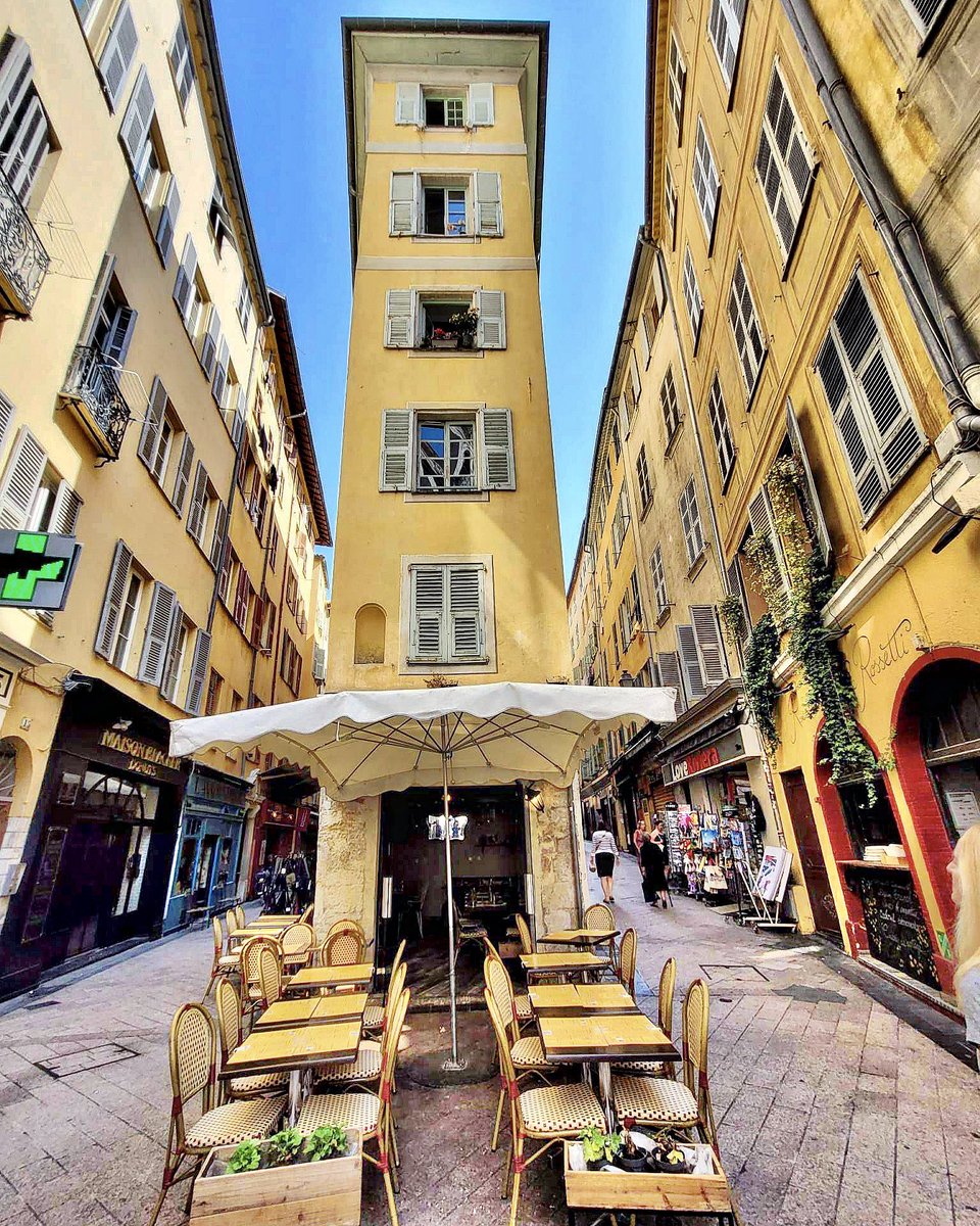 Vieux Nice 🫶 @VilledeNice @ExploreNCA @VisitCotedazur #Nice06 #photodujour #architecture #couleurs #AlpesMaritimes #maregionsud @AlpesMaritimes