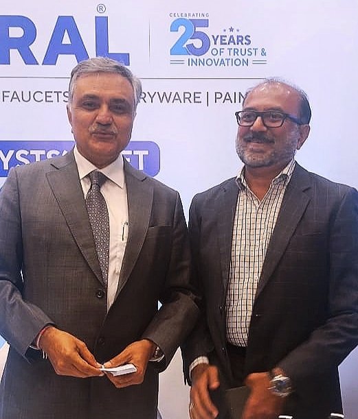 bakul_gala's tweet photo. I had the honor to meet visionary
Mr. Sandeep Engineer, Chairman &amp; MD of BSE-NSE listed Rs 5,158 cr @AstralPipes 

#AlwaysAstral #AstralPipes #AstralLimited #AstralStrong #25YearsOfAstral https://t.co/3dVvaoZM9E