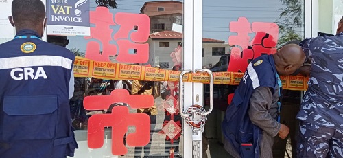 GRA closes 2 Chinese businesses, arrests 6 managers lnkd.in/e6rSkn3W #ghana #ghanabusiness #ghananews #chinabusiness  #business  #businessandmanagement  #internationalbusiness  #legalissues #businesslaw  #vat  #vatreturns  #mysteryshopping #mysteryshopper