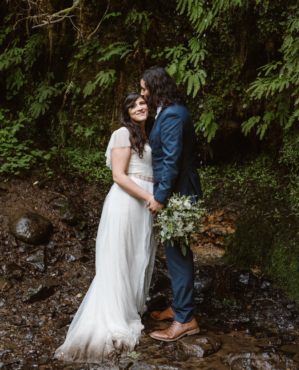 Only love and magic in Portland 🤍💍 

👩‍❤️‍👨: Jessica & Gary 
📍: Silver Falls State Park
📸: Cara Bartelme 

------
#simplyeloped #letselope #elopingisfun #elopementwedding #elopementlove #eloped #elope #love #relationship #elopement #wedding #weddingplanning #microwedding #