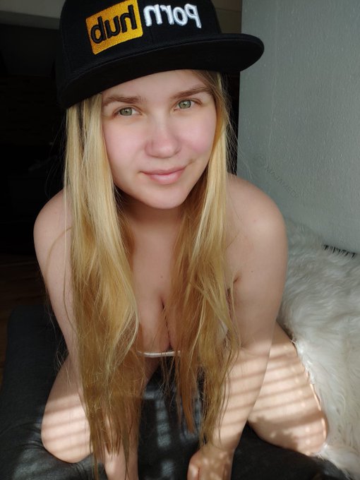 Green eyes 💚 https://t.co/duZgEtkk4e<a href="/tag/porn"class="tags"><span>#porn</span></a><a href="/tag/bigboobs"class="tags"><span>#bigboobs</span></a><a href="/tag/bigtits"class="tags"><span>#bigtits</span></a>