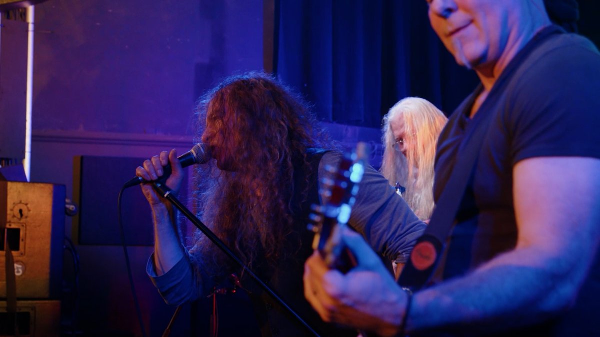Green_Lane_prod's tweet photo. Live from The Darlington Forum: 

Rising From The Deep 

#Livemusic #Risingfromthedeep #Darlingtonforum #rocknroll #Greenlaneproductions https://t.co/QQ38RBRUKa