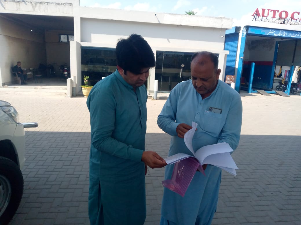 AcGujarkhan's tweet photo. بمطابق ہدایات جناب ڈپٹی کمشنر صاحب راولپنڈی بیول، جبر میں مختلف پیٹرول پمپس کو چیک کیا گیا اور پی ایس او حبیب چوک کو کم پیما ئش پر 25000 روپے جرمانہ عائد کیا گیا.
@GovtofPunjabPK @CS_Punjab @CommissionerRwp @DCRawalpindi https://t.co/3G8jvOy3Aj