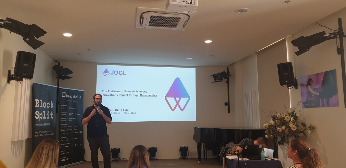 Thomas Landrain (<a href="/Tholand_/">Thomas Landrain</a>) from <a href="/JustOneGiantLab/">JOGL</a> speaking about unleashing the power of communities for innovation, research and impact.

#DeSci #blocksplit