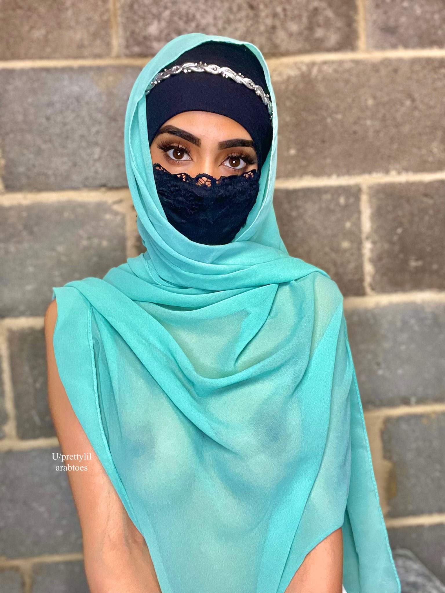 Only wearing my hijab today🫣 30% OFF right now on my ONLYFANS!😈💙 https://t.co/7dIsvM1vjH