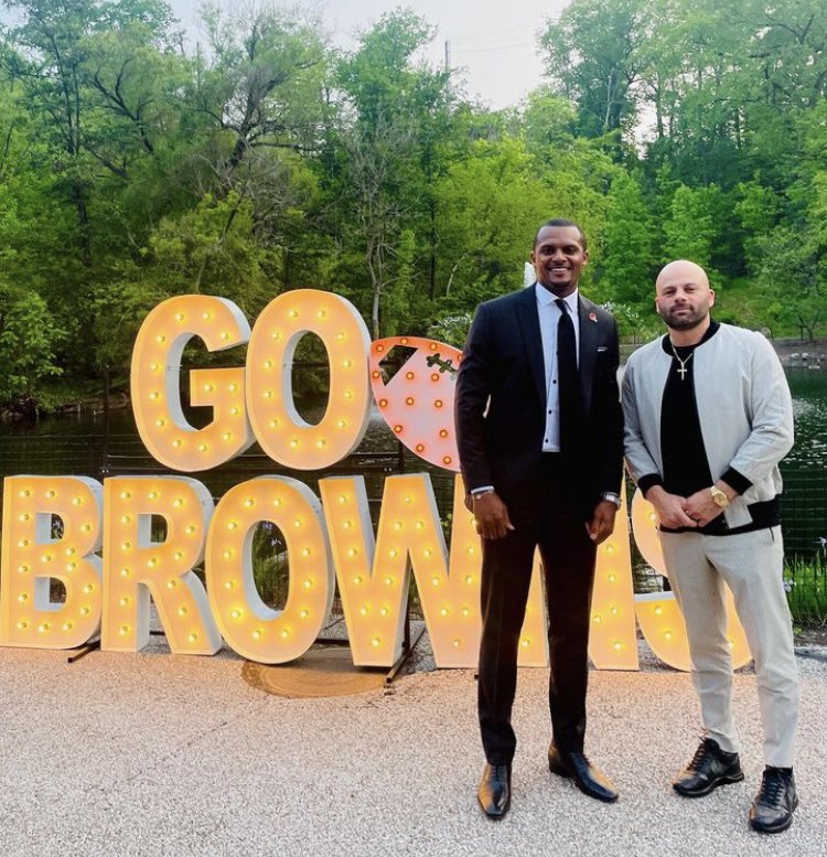 Bronnychill's tweet image. “4TheLand 4TheKids” @deshaunwatson &amp;amp; @BryanBurney7 💯🧡 #DawgPound