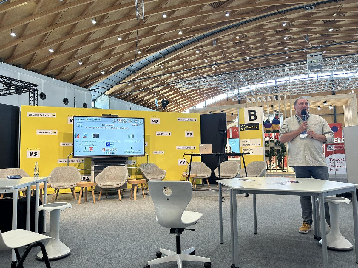 #SmartSchool goes school@LEARNTEC! Noch bis 15.30 Uhr geben vier unserer Smart Schools spannende Workshops zu ihren ganz eigenen Best Practices 👩‍💻 Schaut vorbei #twlz @learntec_news