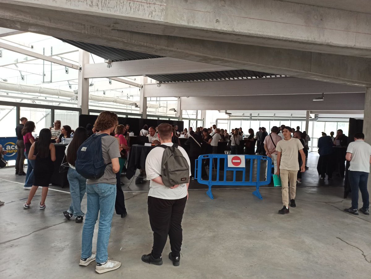 📢 Top départ pour le Job dating du #VillageDesMarques de #Miramas au Stadium : + de 70 postes à pourvoir ! Venez rencontrer les employeurs 👍 #PoleEmploi #TousMobilisés