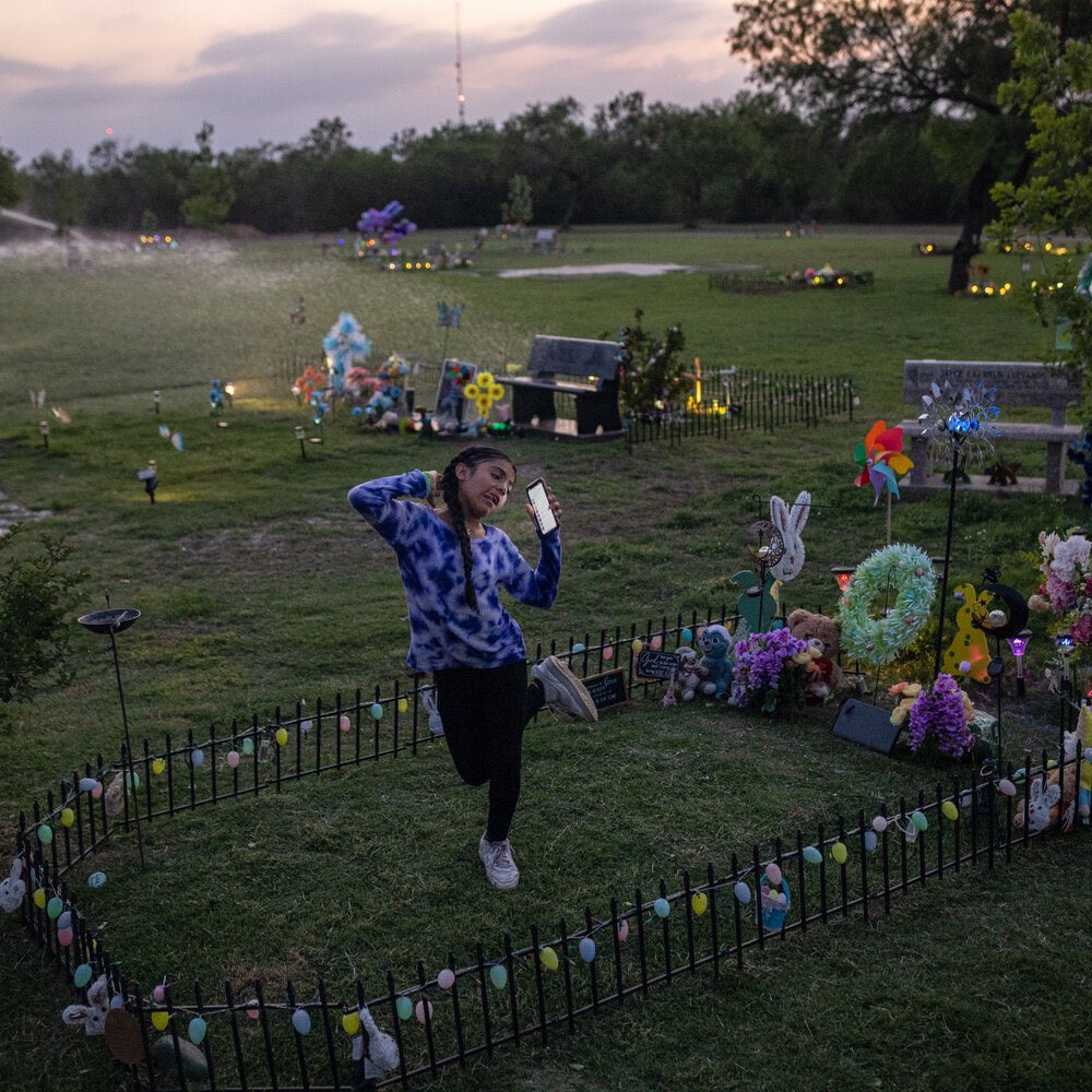 “The grieving cycles do not match the media cycles,” Tamir Kalifa said. “We move on, but families don’t.” Tamir stayed, and his photos of Uvalde tear at the heart. …saging-custom-newsletters.nytimes.com/template/oakv2…
