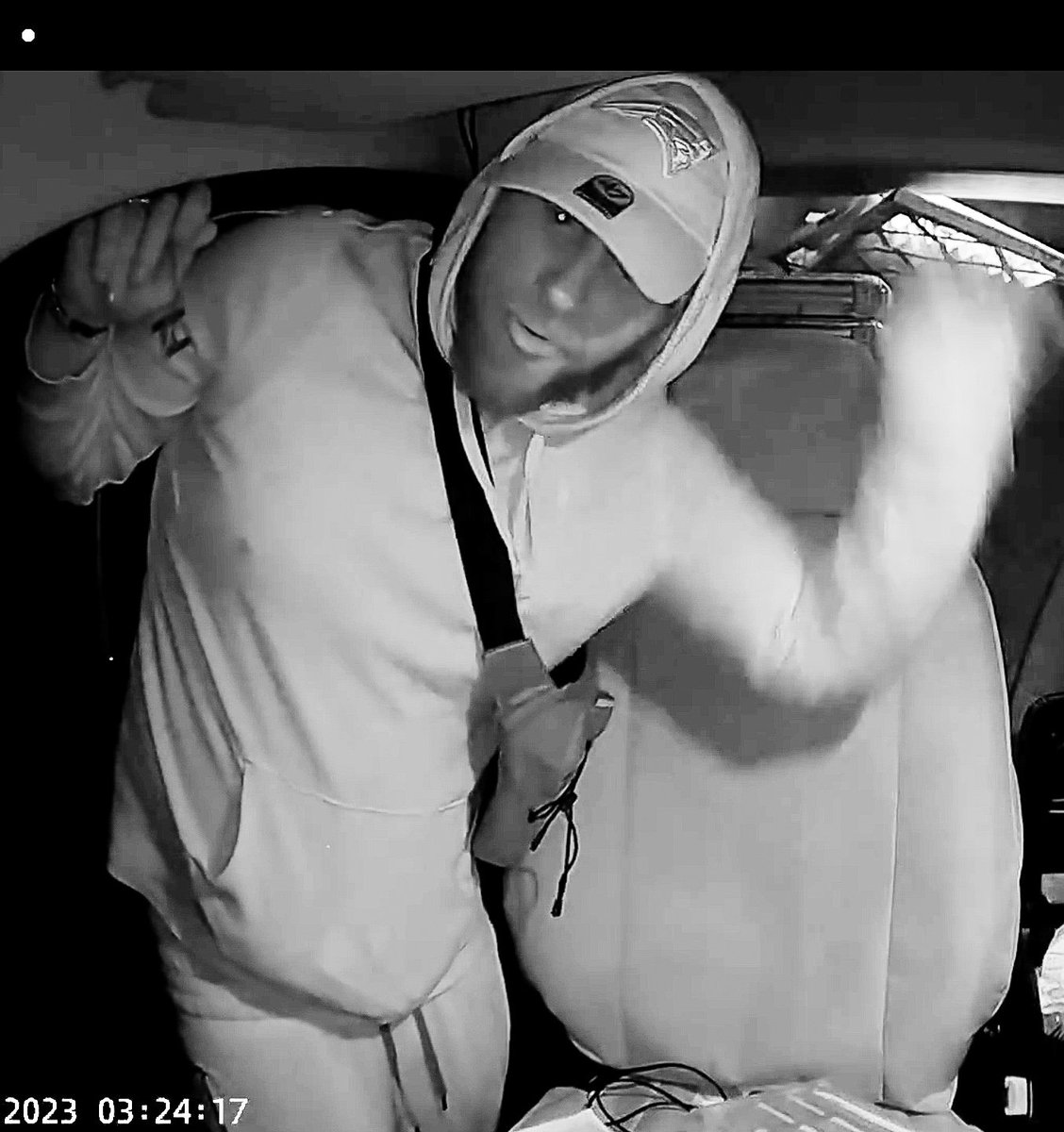 seth_trudeau's tweet photo. The 2 thieves who stole a bunch of stuff from my neighborhood last night including 4k worth of my tools
@LowellSun @LowellPD @BarstoolLowell @CityofLowellMA https://t.co/WVMbr3VawT