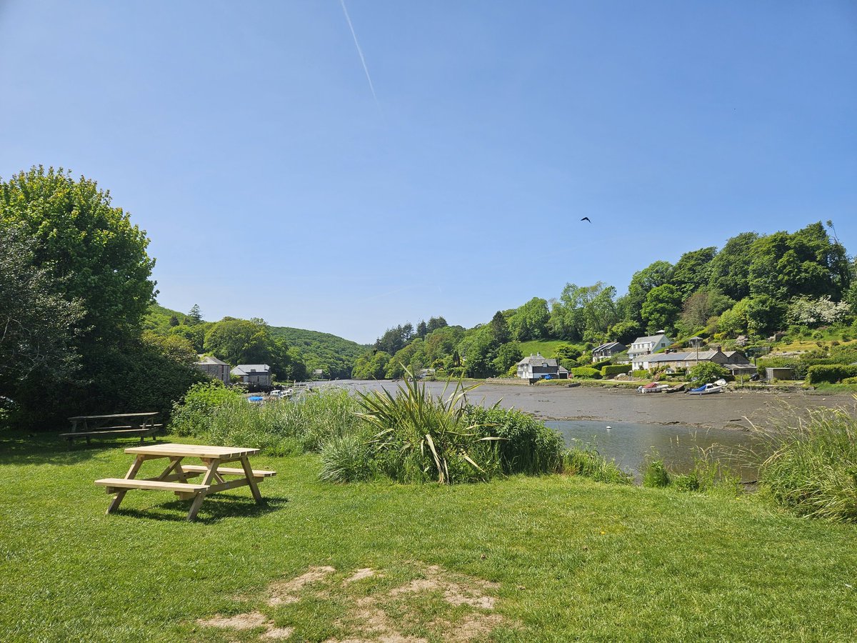 tisjusproperty's tweet photo. Mooching in the beautiful creekside village of #Lerryn today up that River Fowey. Fantastic shared ownership opportunity for a local resident up for grabs - initial purchase price under £80,000! #Cornwall #property https://t.co/wxN6XGPfOO