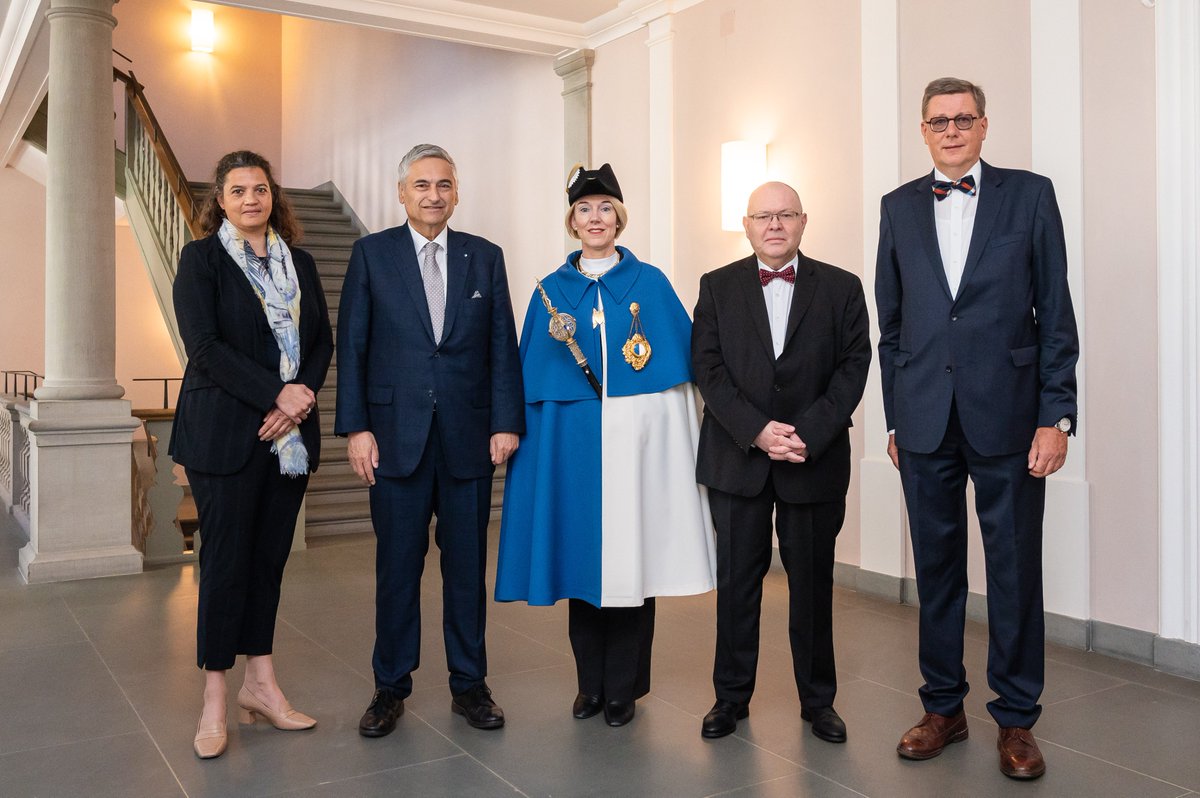 LUinBERN's tweet photo. Am 22. Mai 2023 wurden die Botschafter der 3 Benelux-Staaten NL, BE und LU bei ihrem offiziellen Besuch im Kanton Luzern durch den Kantonalpräsidenten @guido_graf empfangen. Es folgte ein Besuch bei #Thermoplan, einem führenden Unternehmen für professionelle Kaffeemaschinen. https://t.co/TmbeSgTV4W