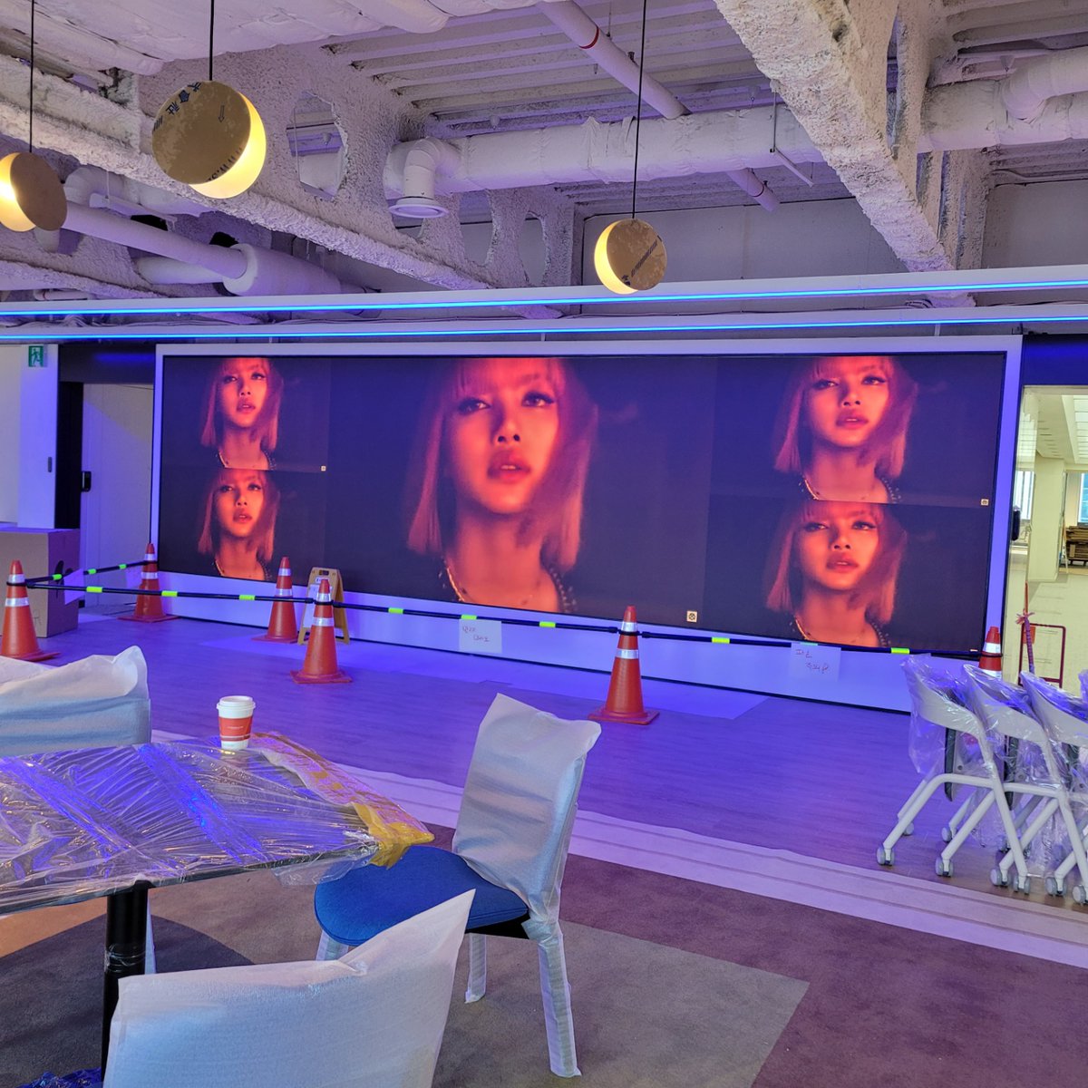 amberqiangli's tweet image. Qiangli Indoor full color P1.5 install in Korea😍welcome to inquiry🥳🥳
#ledwall##ledscreen##leddisplays##ledindoor##murled##écrangéant#