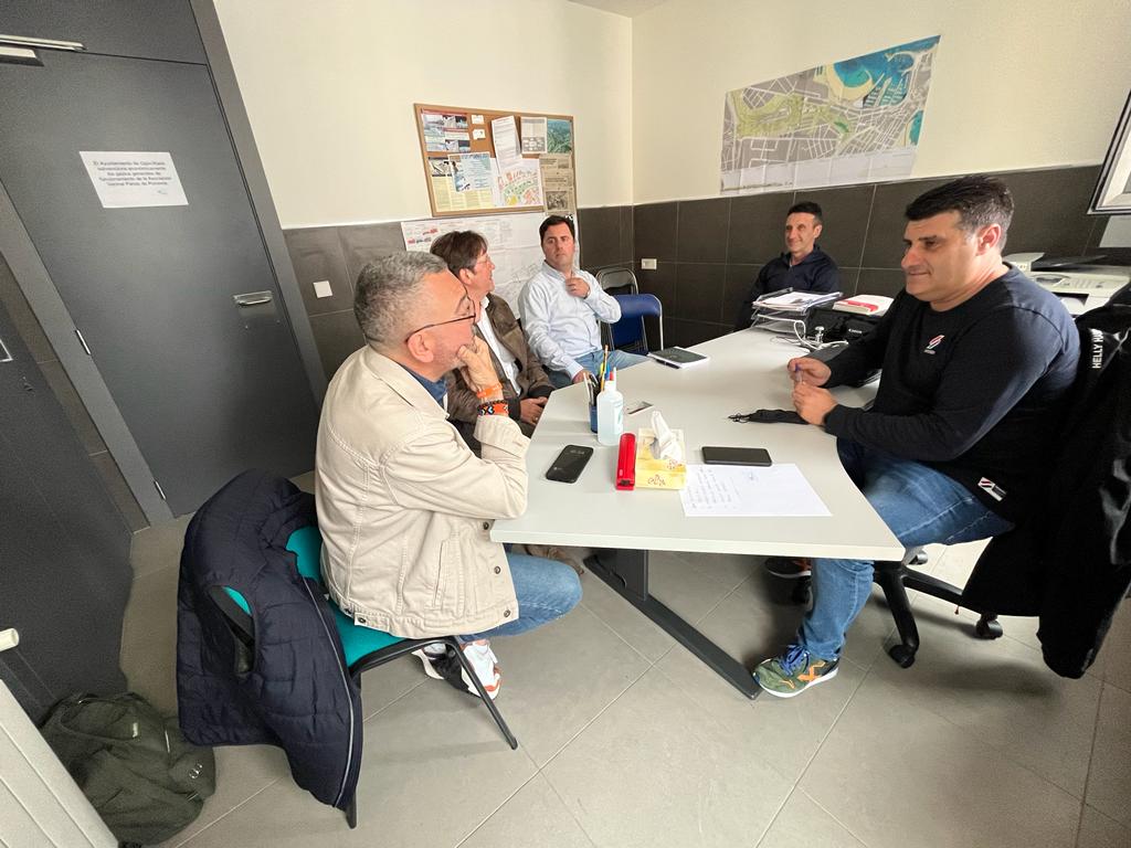 ondacerogijon's tweet photo. #28M @CsGijon pide la modificación del PGO para darle usos mixtos a los terrenos de Naval Gijón. Su candidato, @jcfsarasola cree que la ubicación es estratégica https://t.co/LzY9StXlgi