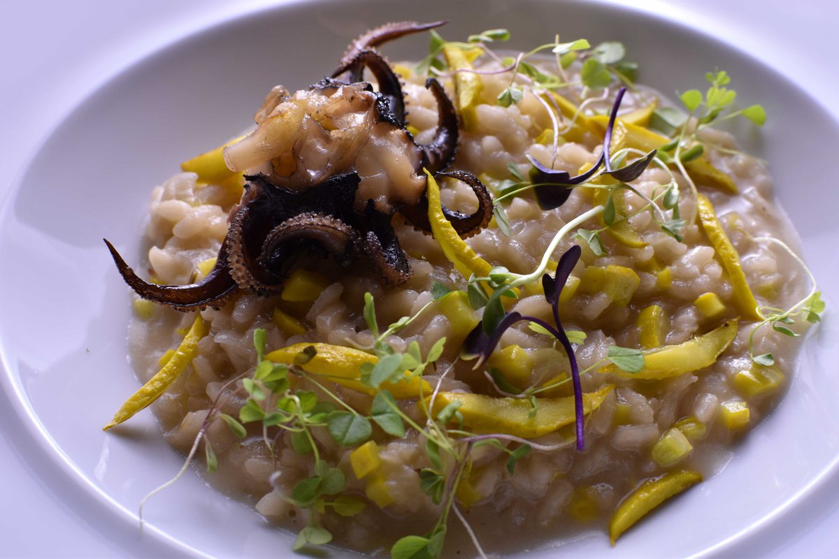 DemGourmetCat's tweet image. #Primavera, temps per #marisc!
Provem aquest #risotto fàcil, saborós i impressionant amb #tentacles de sípia, #carbassó groc i #germinats (cost 5E pp)
Apreneu a preparar-lo⬇️
democraticgourmet.com/ca/risotto-wit…
#recepta #cuina #menjar #plat