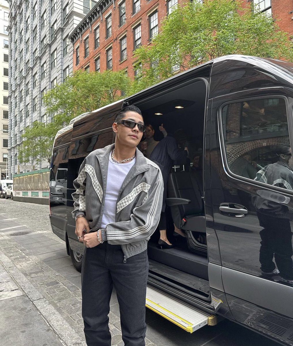 nana_00K's tweet image. Vote 🗳️ for meerna ✅
#bukanshipper
#justrandom