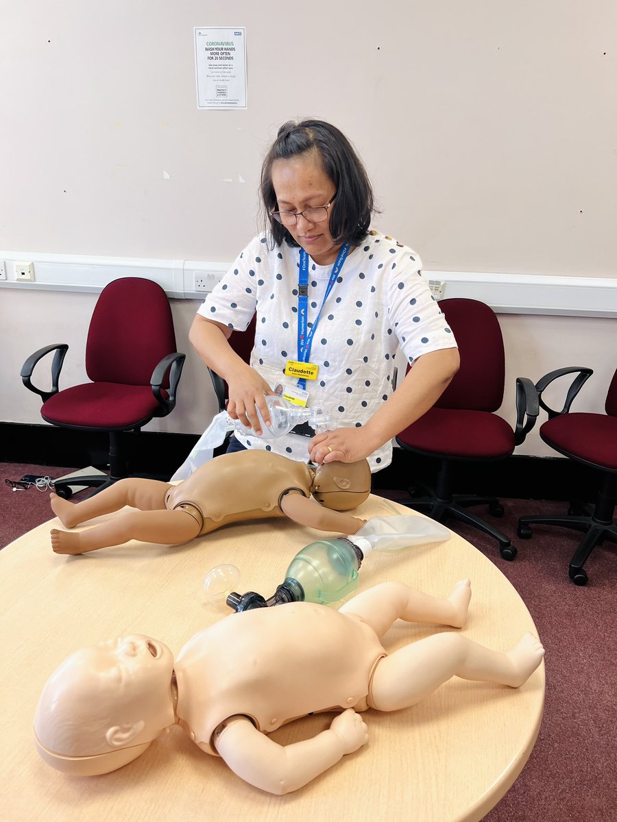 cludet2017's tweet photo. Lucky to have our BLS training in house! 👶👩 @CityHackneyHV @NHSHomerton  #stleonardhospital https://t.co/Ey0BjvEKRh