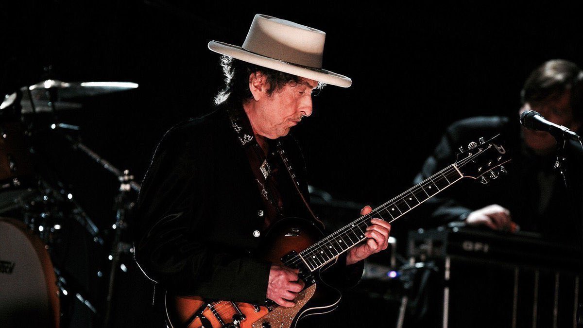 retrochenta's tweet photo. Hoy cumple 82 años Bob Dylan, el hombre que acercó la música a la literatura. https://t.co/z8RqNd5UDC