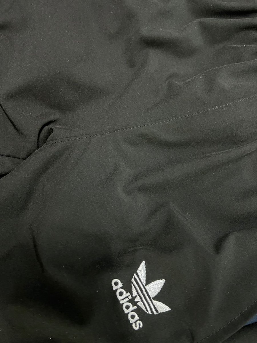 NiezamBi's tweet photo. Cer korang pilih...
Nak pancut atas treksuit adidas or spender renoma?

Retweet- treksuit
Like- spender

#cumshot #treksuit #seluartrack #tracksuit #fetish #renoma #pancut #gaylokal #GayMalang #gaymalay #LGBT https://t.co/fk9iXsKIBD