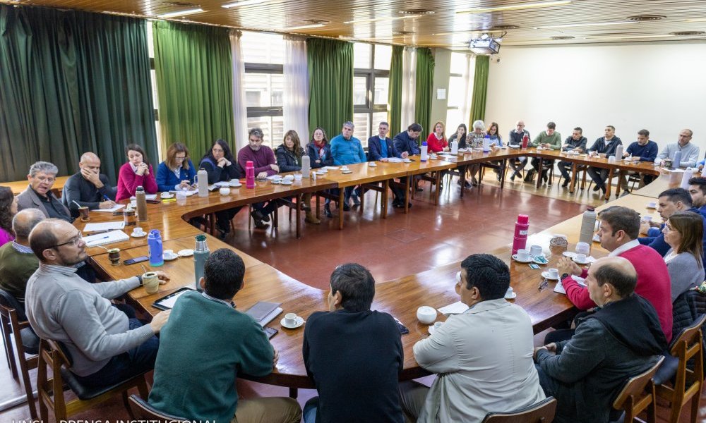 Continúan las gestiones para despapelizar la Universidad

A partir del 1ro de junio los trámites que involucren aspectos financieros de la UNSL, empezarán a ser gestionados por SUDOCU.

Nota: acortar.link/yNI9Zn