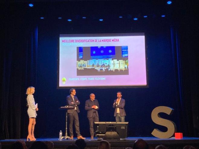 🏆 [RÉCOMPENSE]

Grand Prix <a href="/Strategies/">Strategies</a> de l'innovation média 2023 👇 

🏅 La première édition de « DEMAIN LE SPORT » organisée par <a href="/franceinfo/">franceinfo</a>, <a href="/lequipe/">L'Équipe</a> &amp; <a href="/francetv/">France tv</a> remporte le prix « OR » dans la catégorie « meilleur événement » ! 

👏👏👏 Bravo à toutes les équipes !

#GPstrat