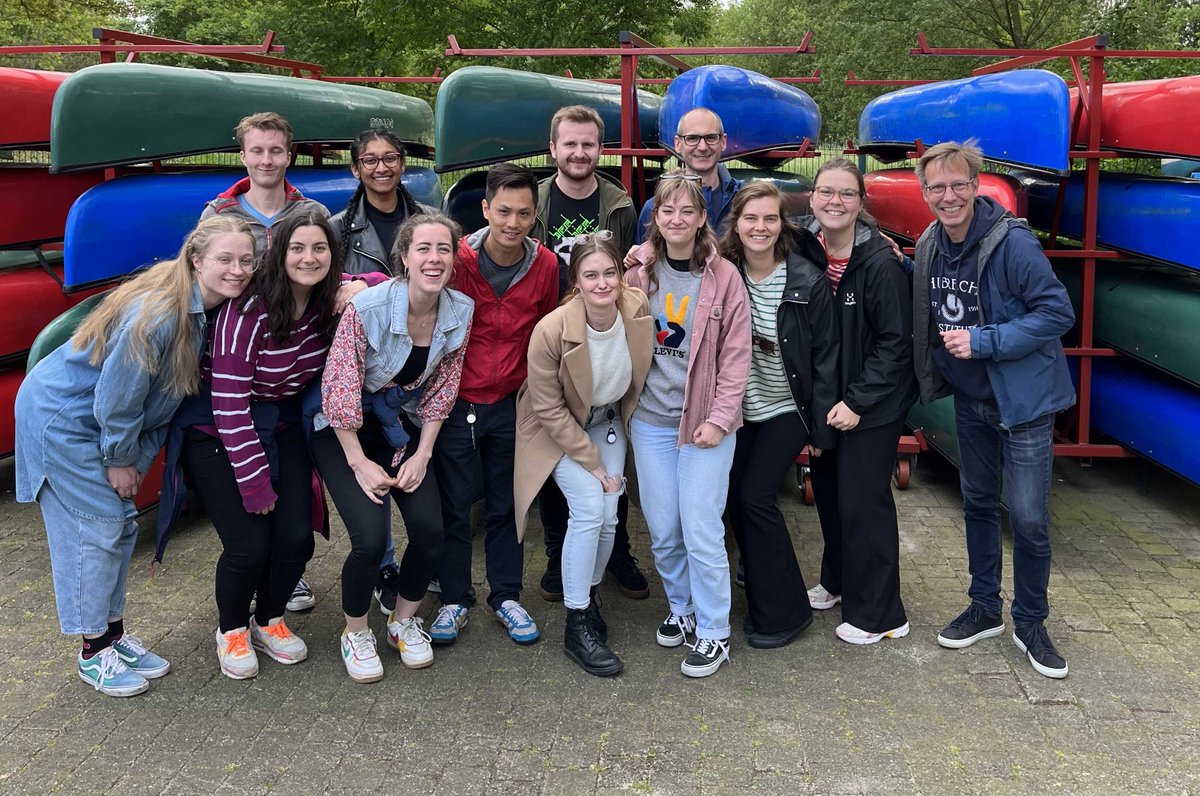 Canoe trip in the canals of Utrecht city

Instead of a normal day in the lab we all had a lot of fun in canoes on the beautiful canals of Utrecht 🌞