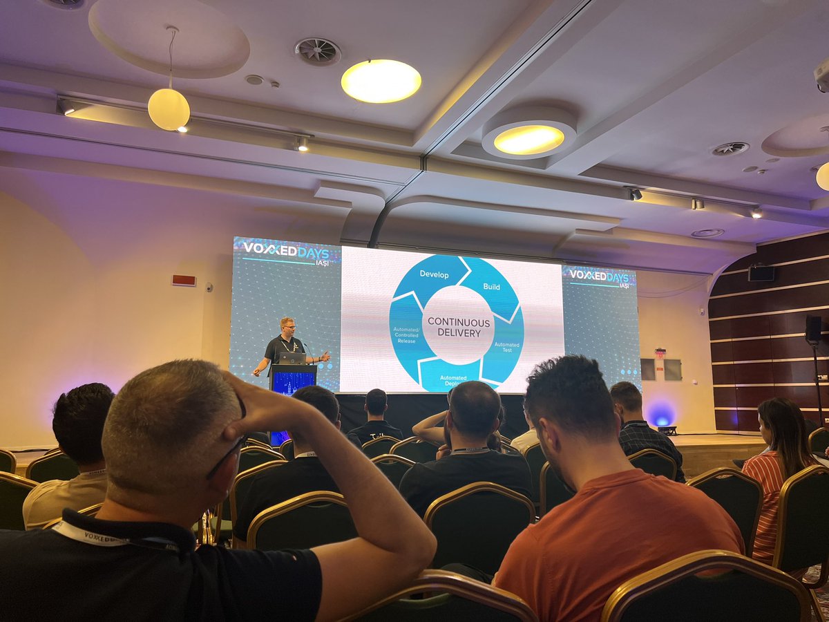 VoxxedIasi's tweet image. A warm welcome to @erwin_manders to @VoxxedIasi with a cool session on Test automation! #itisfun