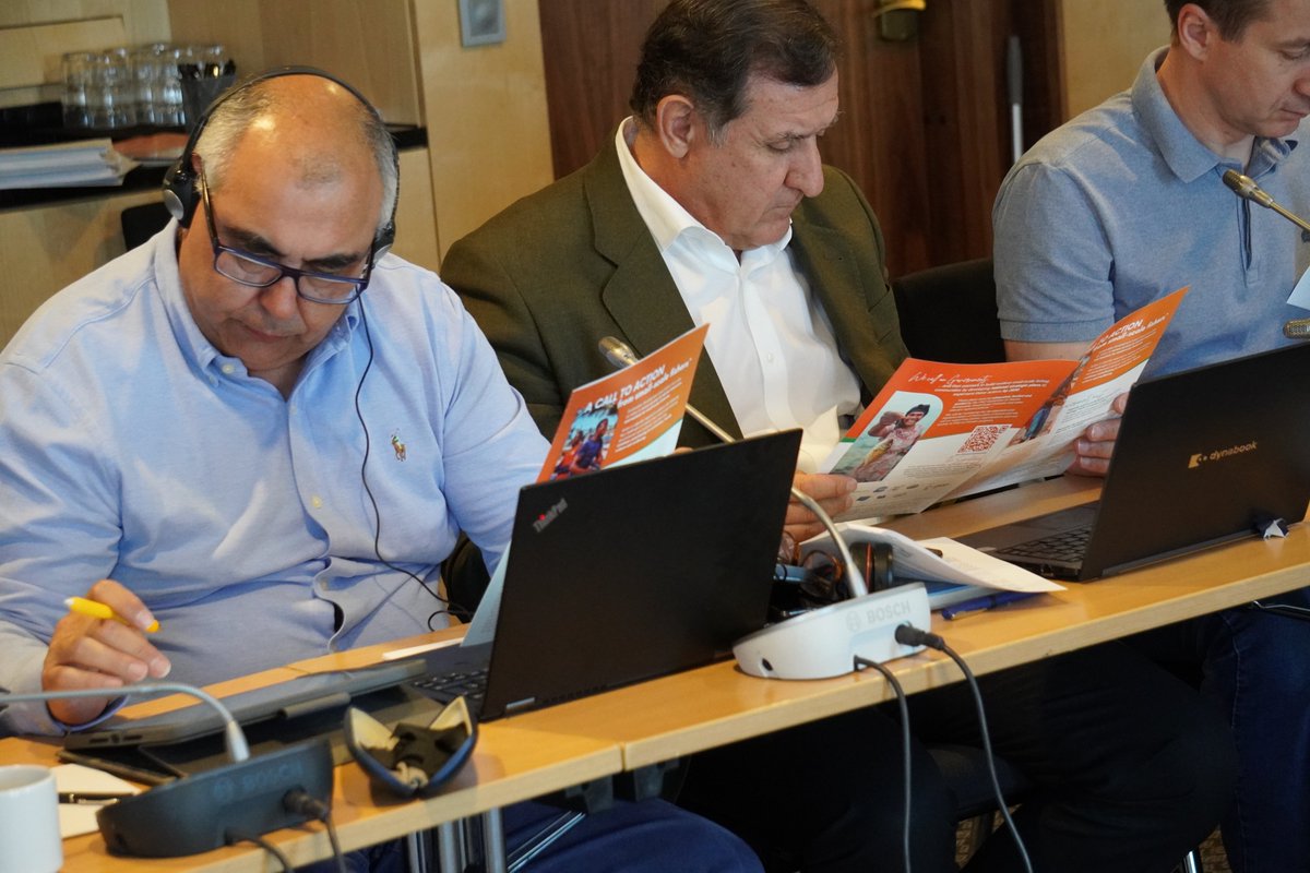 AfriqueCaopa's tweet photo. 📢 Le président d'#AFRIFISH_NET expose les priorités de l'organisation, alignées sur l'"Appel à l'action de la pêche artisanale" (2022). #AFRIFISHNET #PêcheArtisanale #Priorités
Lire la déclaration : https://t.co/Qquee5VRIw
@GueyeGaoussou @m_touss @WestlundLena https://t.co/2uMprR879f