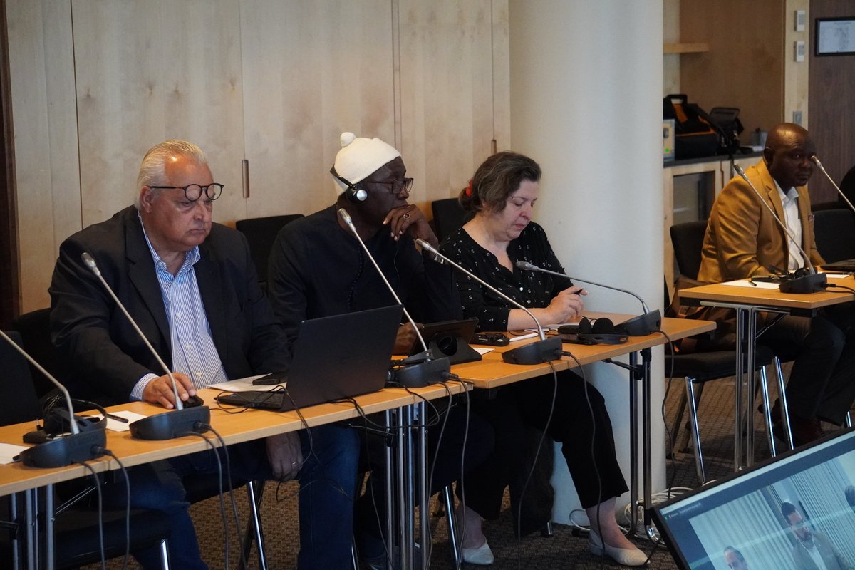 AfriqueCaopa's tweet photo. 📢 Le président d'#AFRIFISH_NET expose les priorités de l'organisation, alignées sur l'"Appel à l'action de la pêche artisanale" (2022). #AFRIFISHNET #PêcheArtisanale #Priorités
Lire la déclaration : https://t.co/Qquee5VRIw
@GueyeGaoussou @m_touss @WestlundLena https://t.co/2uMprR879f