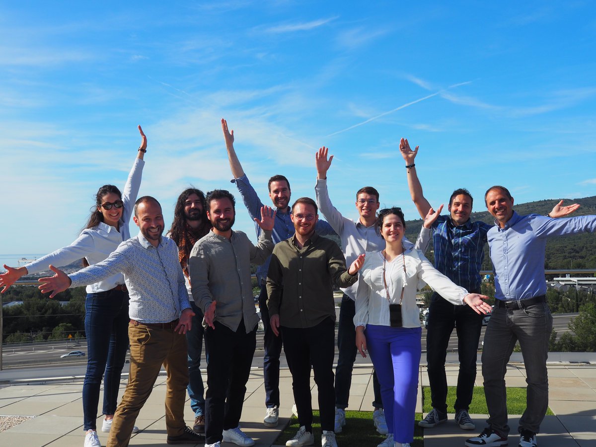 Anyosfr's tweet image. Bonne semaine à tous de la part de toute l&apos;équipe 😉

#ANYOS #equipe #travail #bonnesemaine