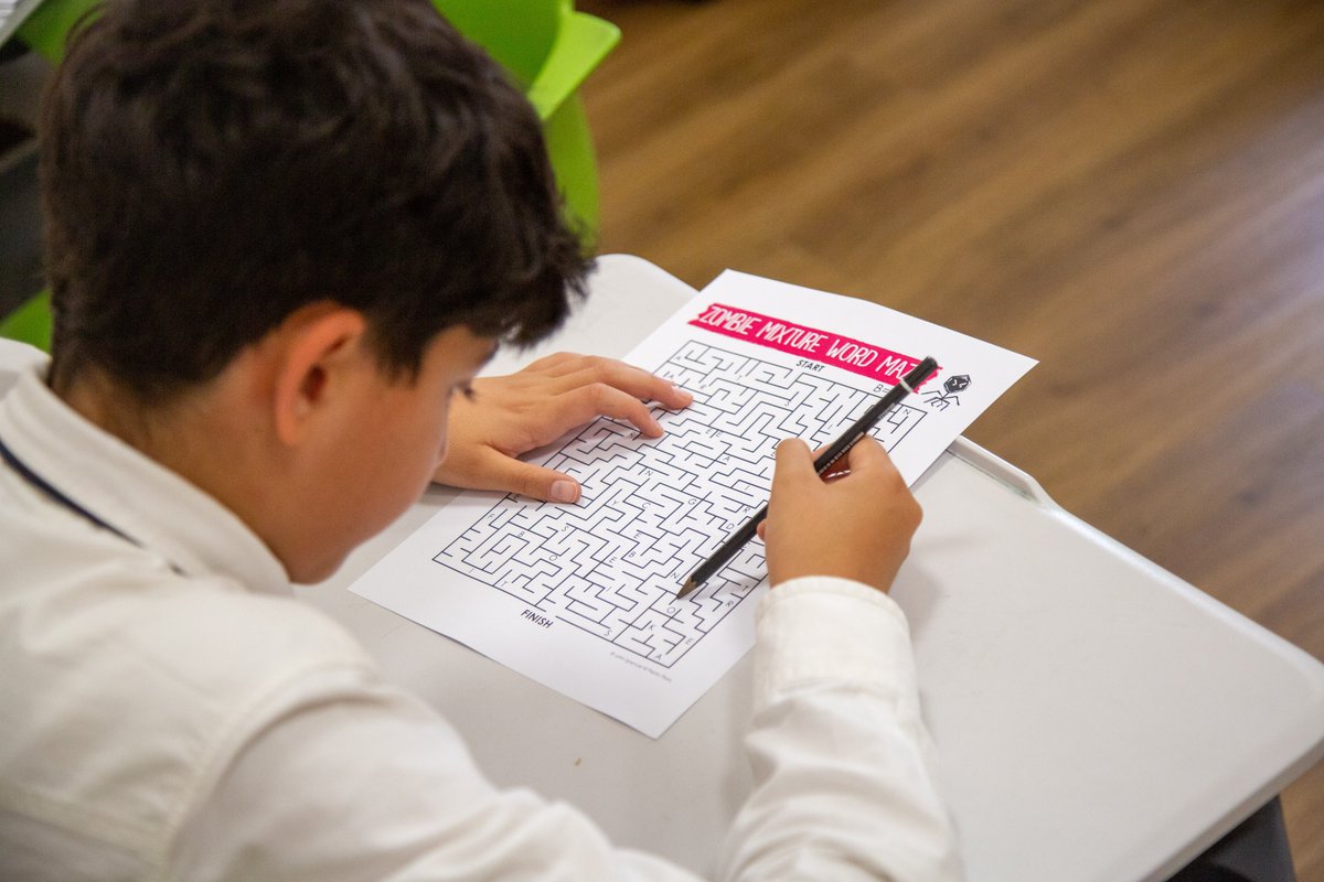 KingsAcademyJOR's tweet photo. Middle Schoolers ended the year with an exciting #minimester where they explored essential life skills through a series of hands-on “how to” #workshops, in addition to fun and informative fields trips, guest speakers, and memorable moments as a #community. #MiddleSchool https://t.co/Hq6KbSIizZ
