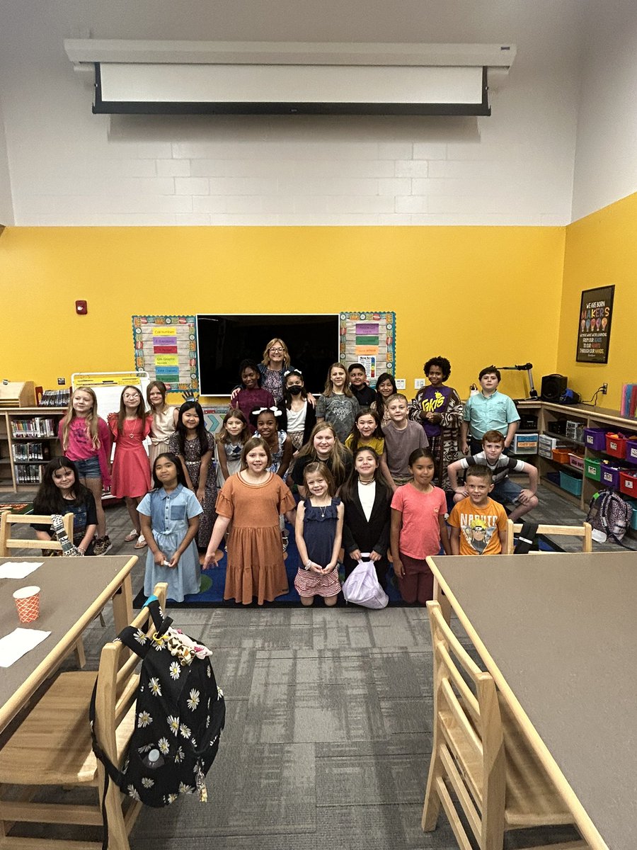 RGEOwlLibrary's tweet photo. Rose Garden Library Leader end of year party! 🌼🎉☀️ https://t.co/vP4Uwmecyr