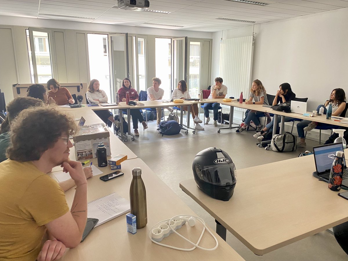 SIL_psysoc's tweet photo. 🎉Et c’est parti pour le lancement du #SIL2023 ! 
➡️Une première activité de présentation entre doctorant•e•s dans la bonne humeur ! https://t.co/vOz08jTKXv