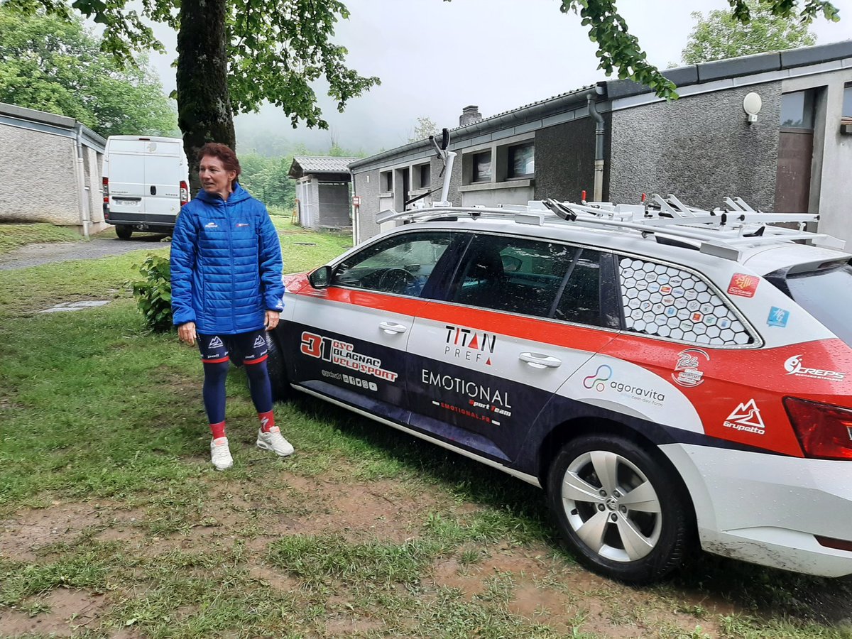 JeanBouscat's tweet photo. Gravir le col des Ares dans les Pyrénées,  un défi relevé cette année sous la pluie et avec le parrainage de Cathy Moncassin, vice championne de France de poursuite sur piste.@Prevention_MAIF Haute-Garonne https://t.co/7lUPDqiECd