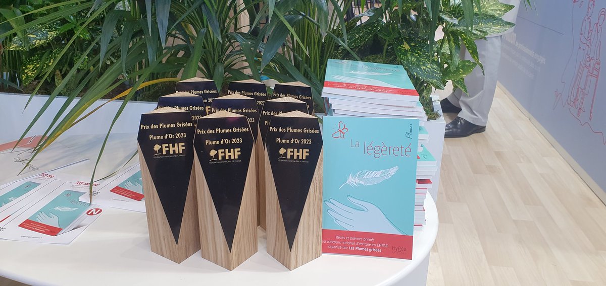 C'est l'heure de la remise des prix du concours d'écriture national d'écriture en #EHPAD <a href="/LGrisees/">Les plumes grisées</a> à <a href="/parisSANTEXPO/">SantExpo</a> <a href="/laFHF/">FHF</a> <a href="/Directions_fr/">Direction[s]</a> <a href="/FamileoC/">Famileo</a> @Ehpa_Presse <a href="/EHESP_Editions/">Presses de l'EHESP | Hygée Éditions</a> 👏