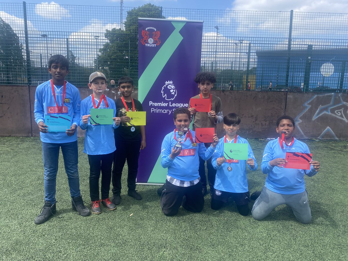 2️⃣2️⃣ primary schools from <a href="/TowerHamletsNow/">Tower Hamlets Council</a> &amp; over 1️⃣7️⃣6️⃣ pupils took part in our #PrimaryStars Football tournament at Mile End Stadium. Well done to <a href="/stelizabethrc/">St Elizabeth Catholic Primary School</a> who won our tournament and to <a href="/HarbingerSch/">Harbinger Primary School</a> our runners up and best sporting team #lofc