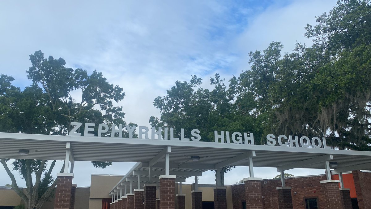 Aloha zephyhills high another beautiful drive out here in Zephyhills yessir!!!