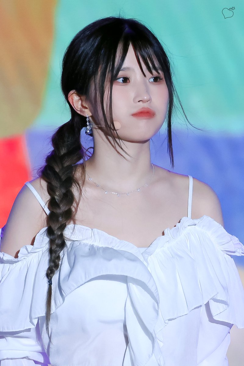 amourcalmar's tweet photo. 230520 양산웅상 회야제 하냥 HQ❤️

🍞😘

#프로미스나인 #fromis_9
#송하영 https://t.co/NiUu7eWjw8