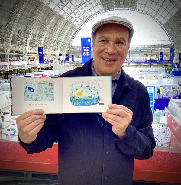 yuvalzommer's tweet image. #SeaChange
This beautiful book publishes June 1st with 50 artists’ postcards from the exhibition, inc @JackieMorrisArt #AxelScheffler  @kenwilsonmax #Barroux and me.
Published by #OtterBarryBooks available from @hayfestival &amp;amp; all good bookshops. Royalties to @Greenpeace @IBBYINT