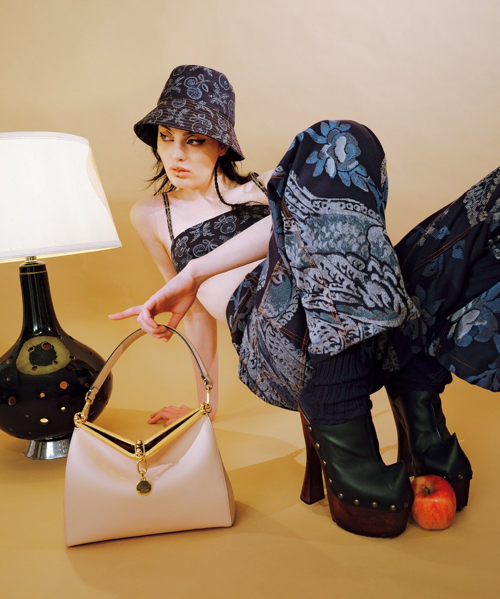 EtroOfficial's tweet photo. The new #Etro icons. #EtroVelaBag and #LoveTrotter Bag on whirlwind prints and see-through textures as seen in the pages of #NylonJapan.
#EtroEditorials https://t.co/NHzZE56BcS