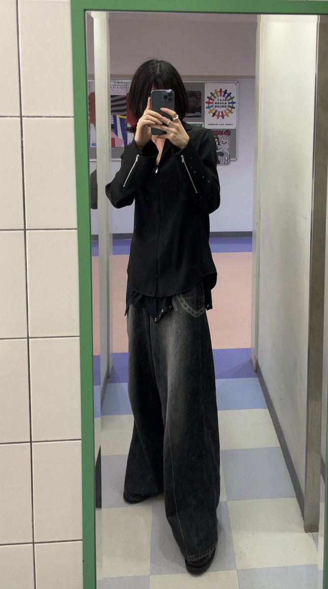 T44731980's tweet photo. JIL SANDER レディースのジャケットにMASUバギーパンツ https://t.co/Gq7LQMSDTo