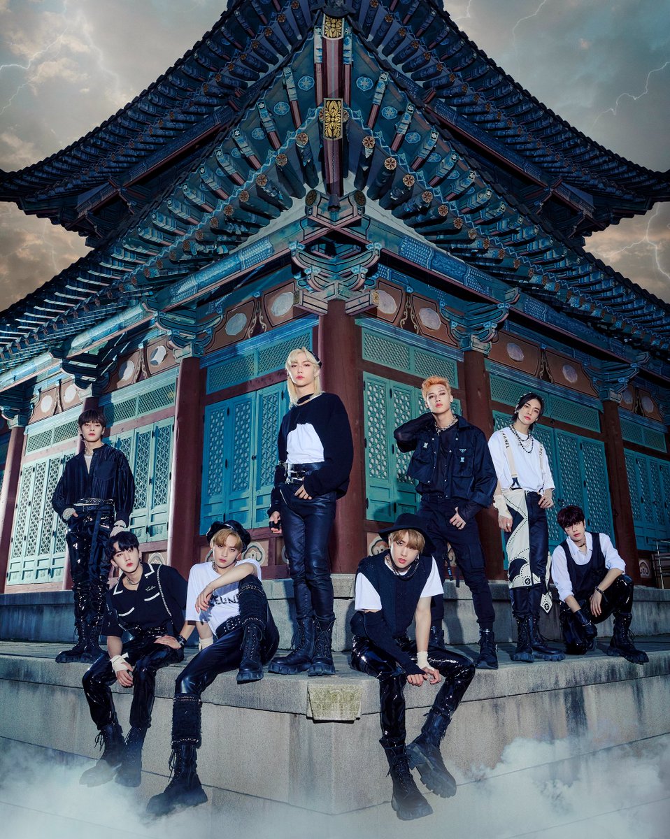 billboard SKZ tweet media