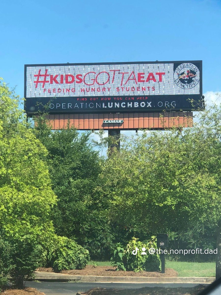 OptimizeWDave's tweet photo. #operationlunchbox #kidsgottaeat #donate #endhunger #feed #food #kids #foodinsecure #hungrykids https://t.co/evb1mXdjhj https://t.co/0V09HOvmOv