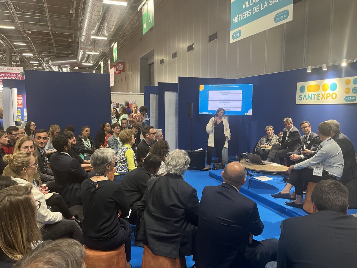 Gros succès de la conférence sur le parcours managerial des professionnels #Santexpo sur le village des #metiers